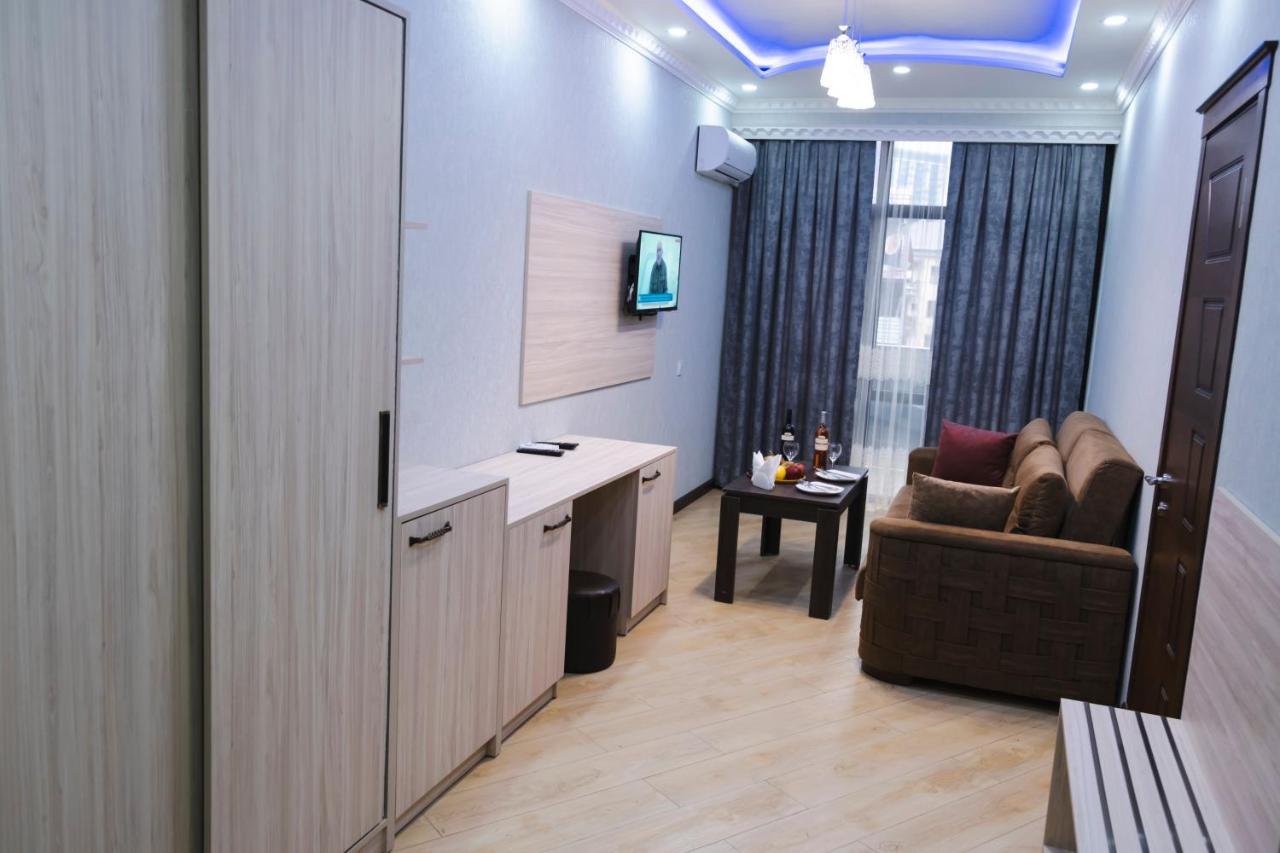 Emeg Hotel And Restaurant باتومي المظهر الخارجي الصورة