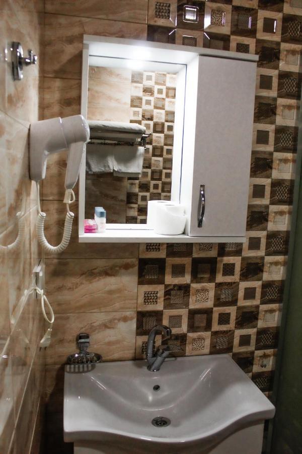 Emeg Hotel And Restaurant باتومي المظهر الخارجي الصورة