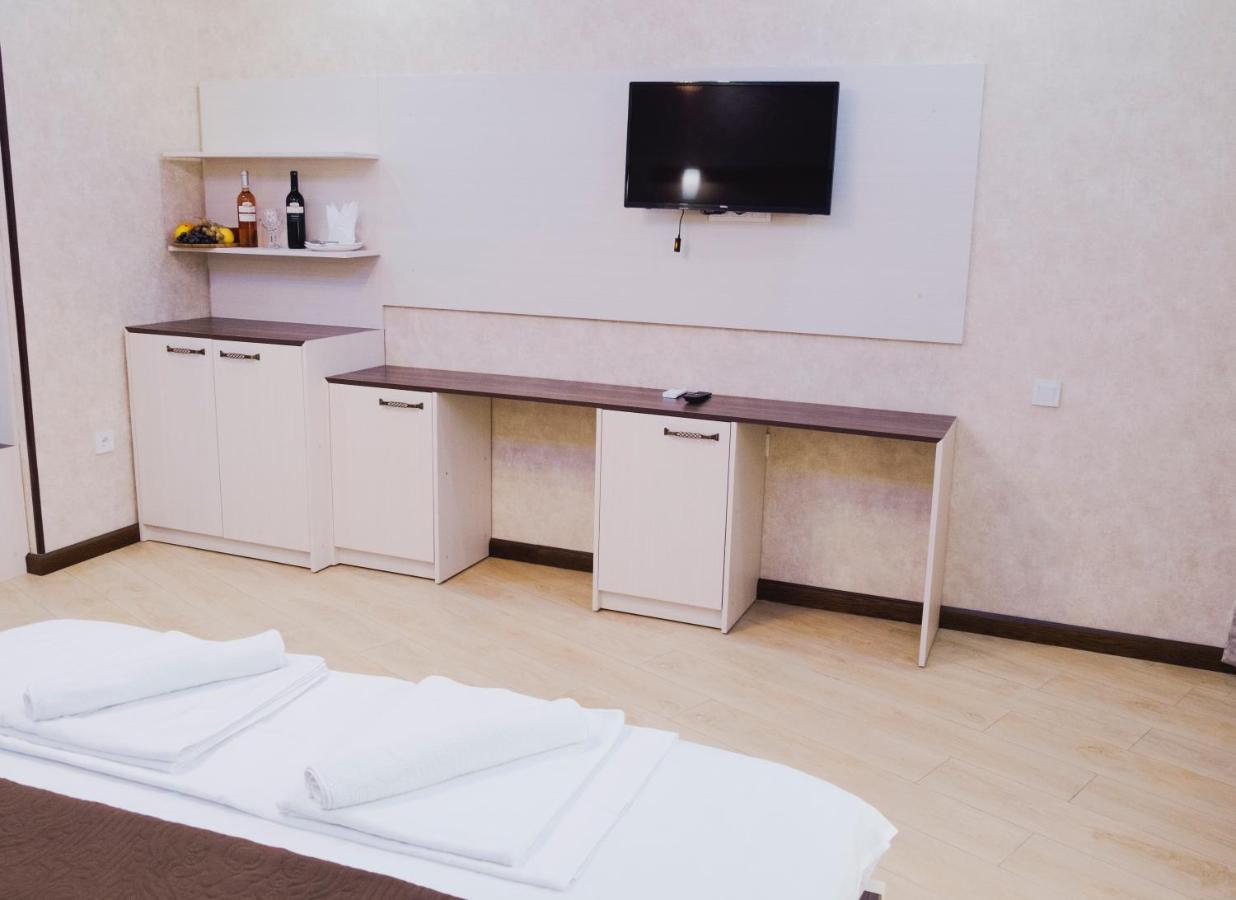 Emeg Hotel And Restaurant باتومي المظهر الخارجي الصورة