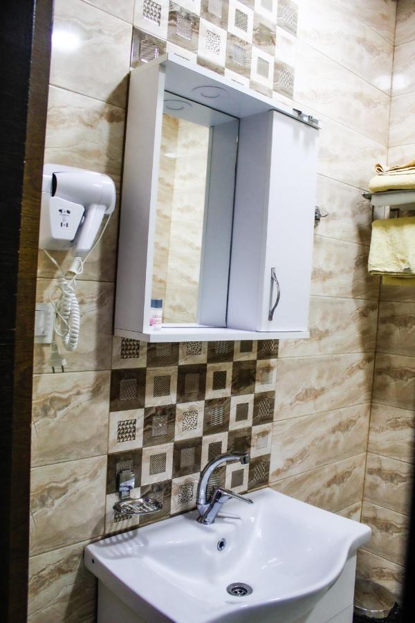 Emeg Hotel And Restaurant باتومي المظهر الخارجي الصورة
