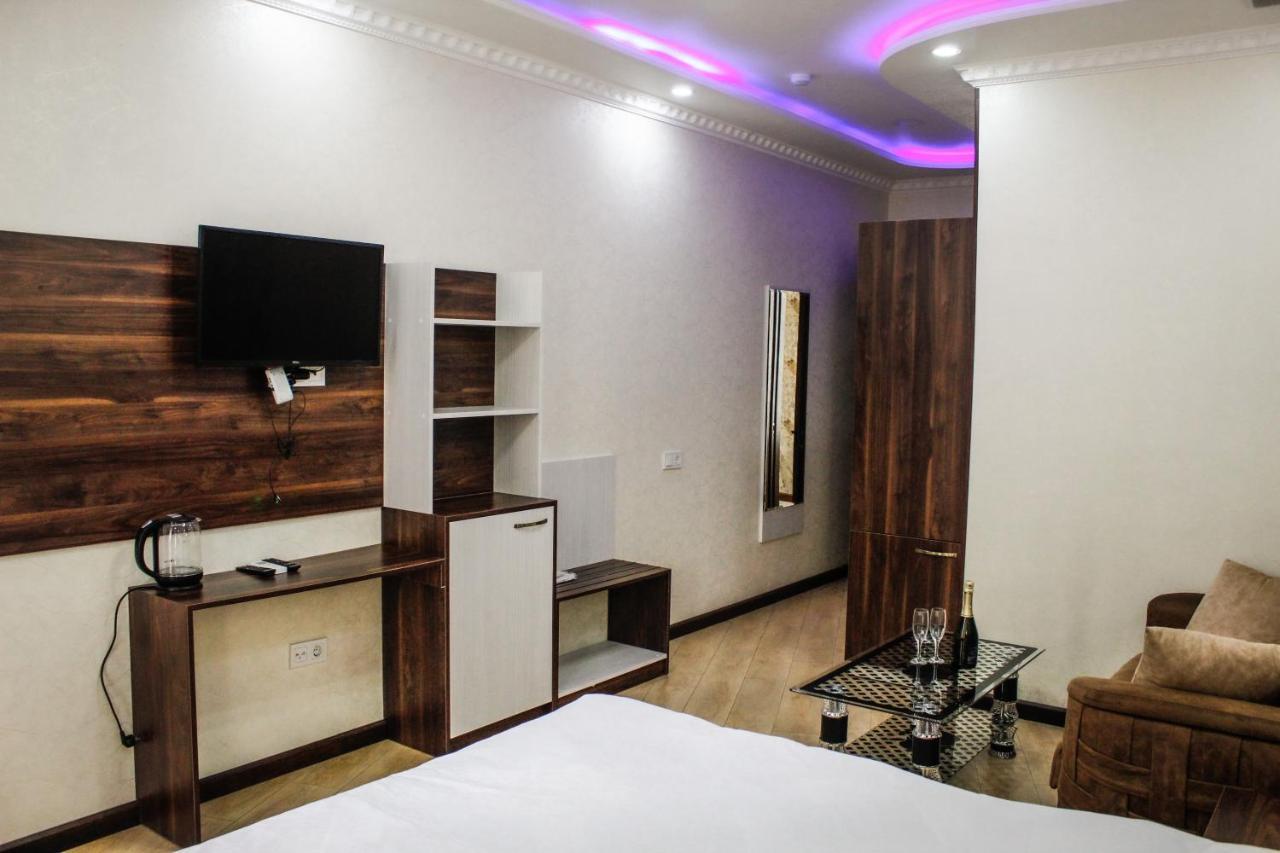 Emeg Hotel And Restaurant باتومي المظهر الخارجي الصورة