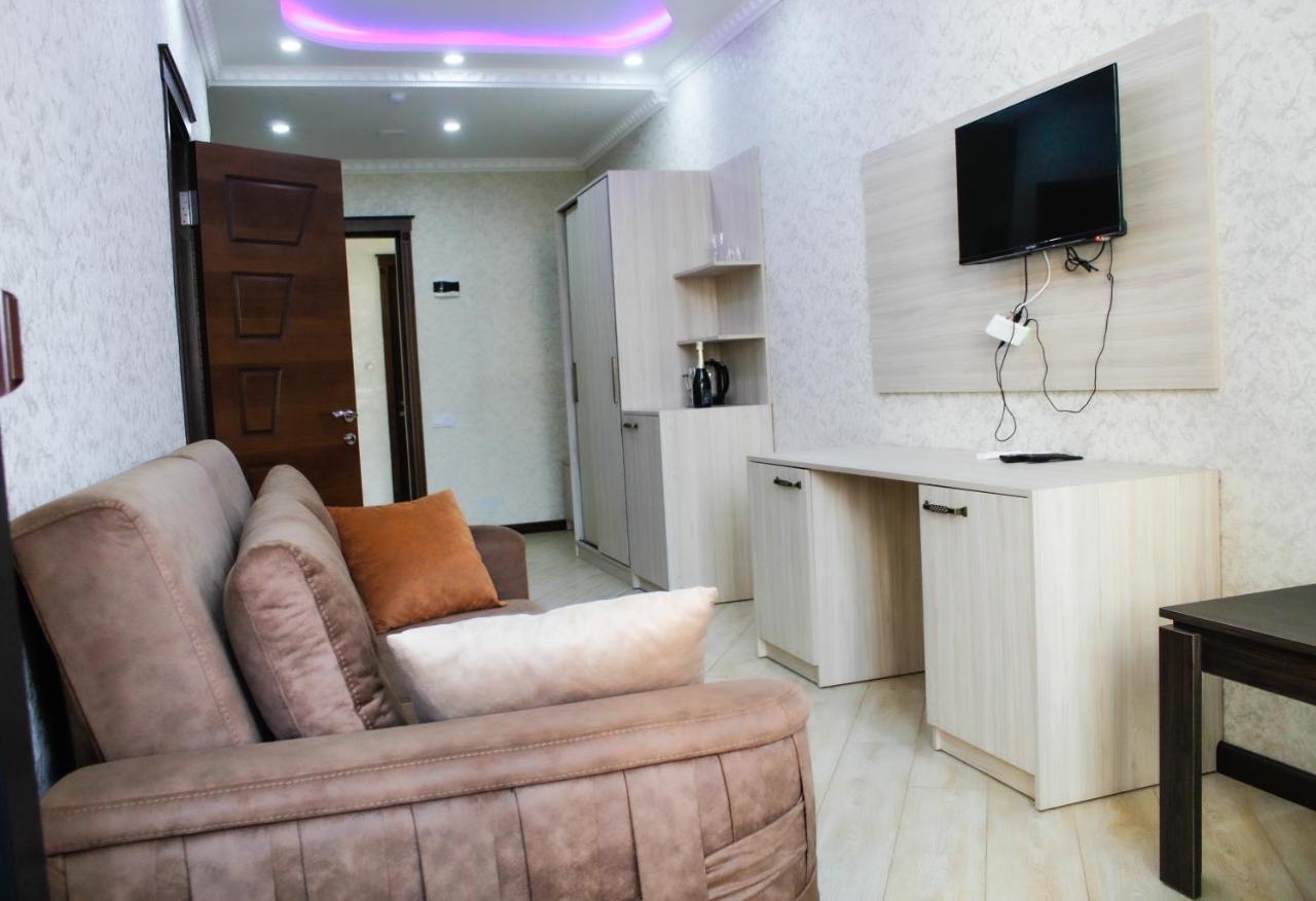 Emeg Hotel And Restaurant باتومي المظهر الخارجي الصورة